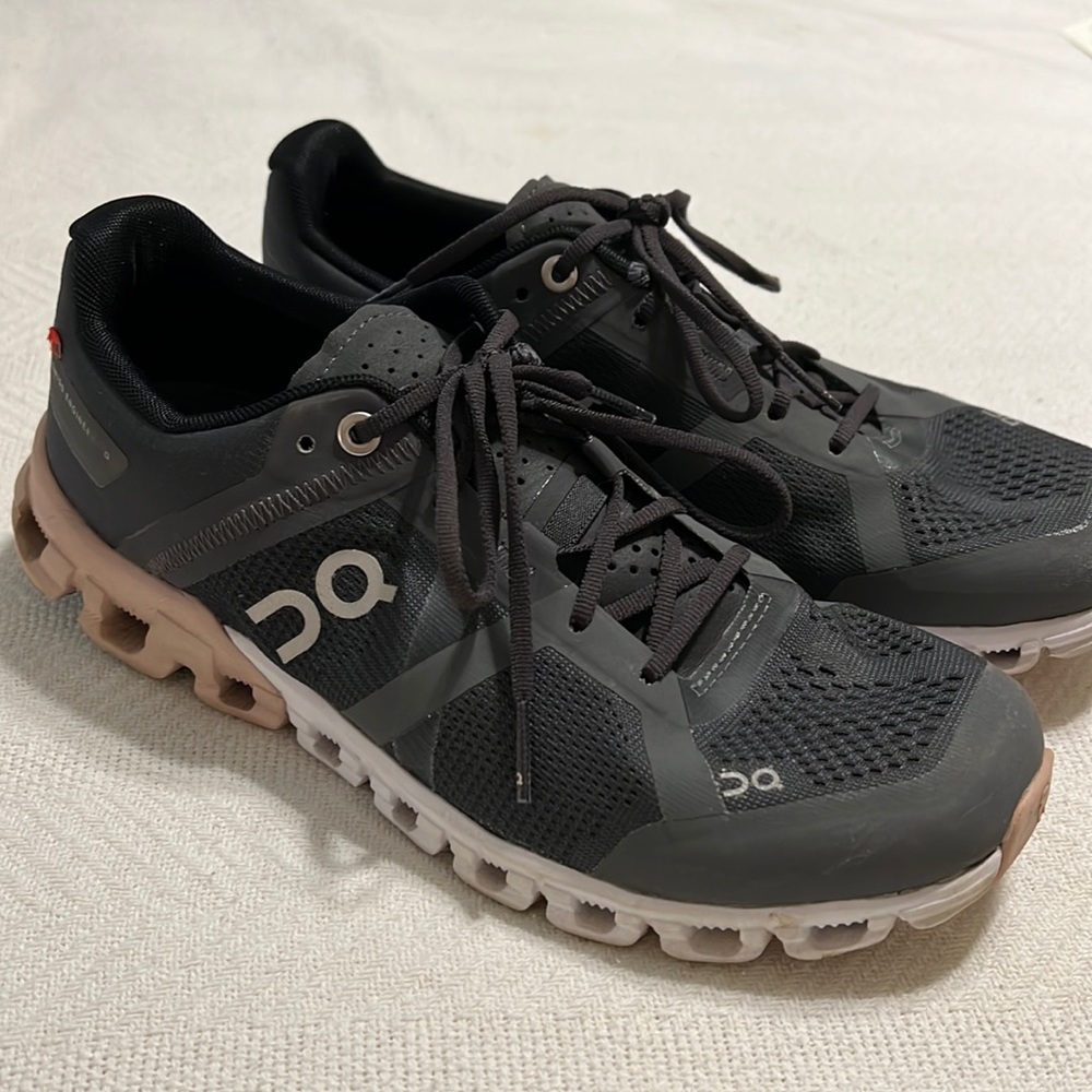 on cloudflow women’s 7.5